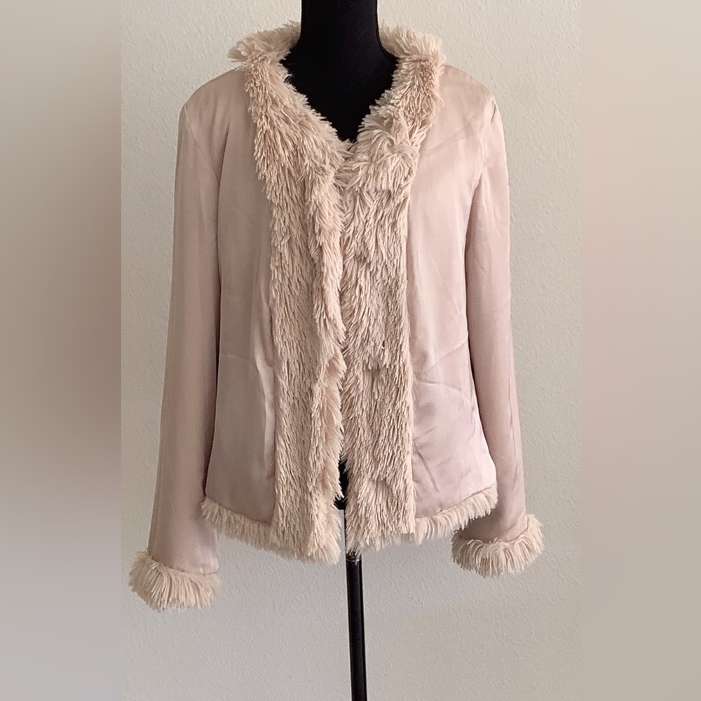 Winter Off white Faux Fur Jackets Size M - Picture 7 of 16